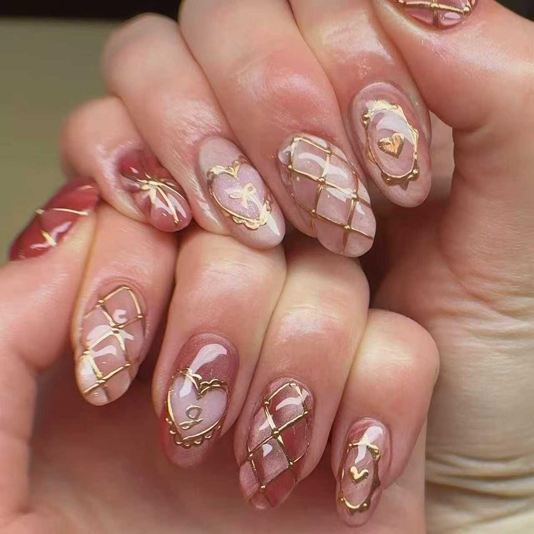 Artistic Nail Art Set with Gold Accents Kalsten