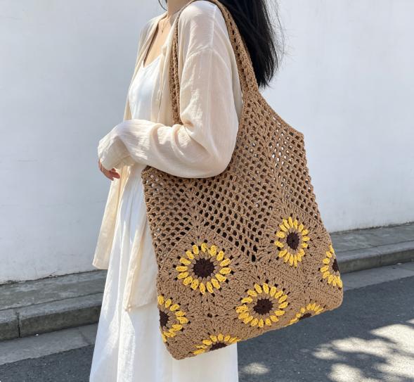 Hand-knotted cotton bag with sunflower pattern Kalsten