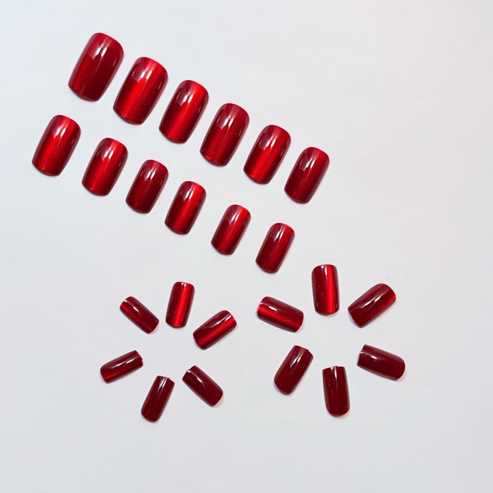 Shiny artificial nails with luxurious effect Kalsten