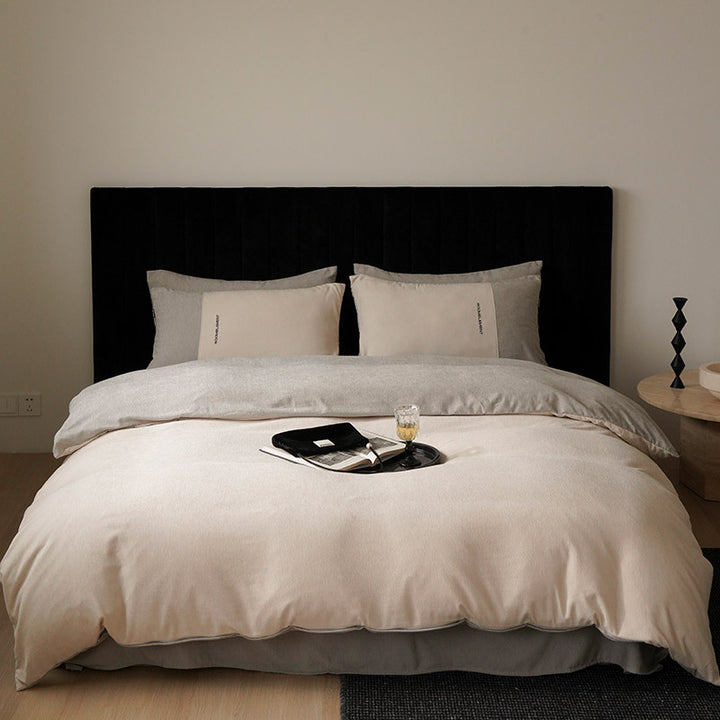 High-quality reversible duvet cover set made of cotton blend with velvet finish and concealed zipper