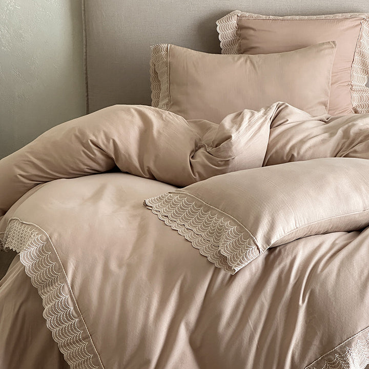 luxurious cotton satin bedding set with delicate lace border
