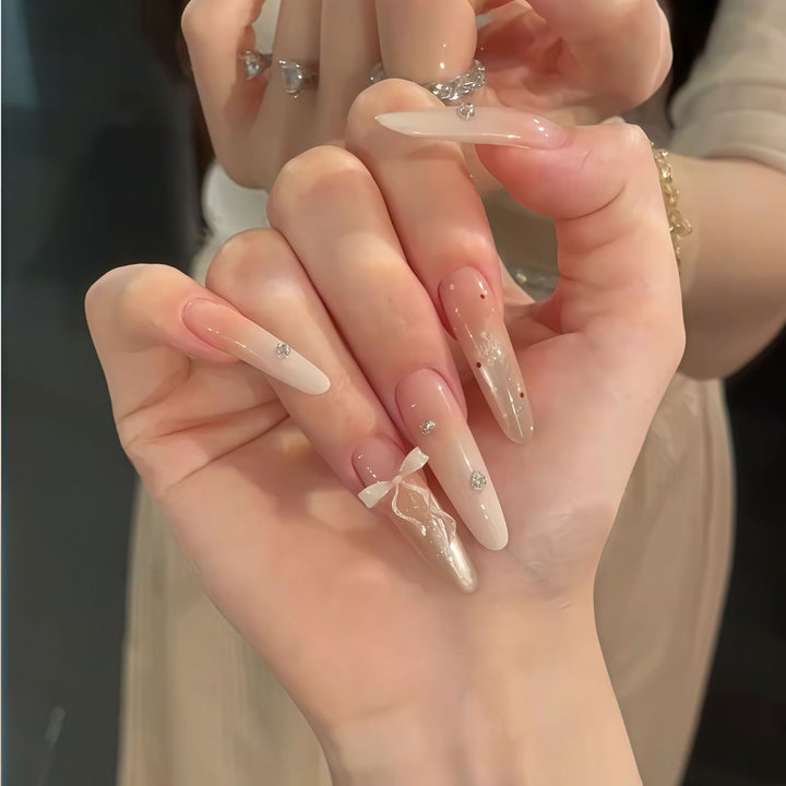 Artificial nails with elegant accents Kalsten