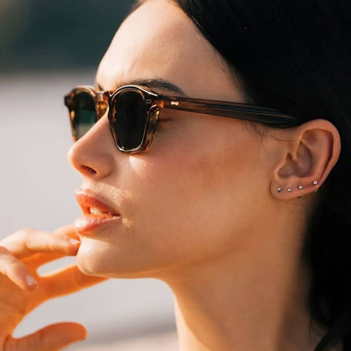 Women's geometric sunglasses with protective UV filter and contemporary design Kalsten