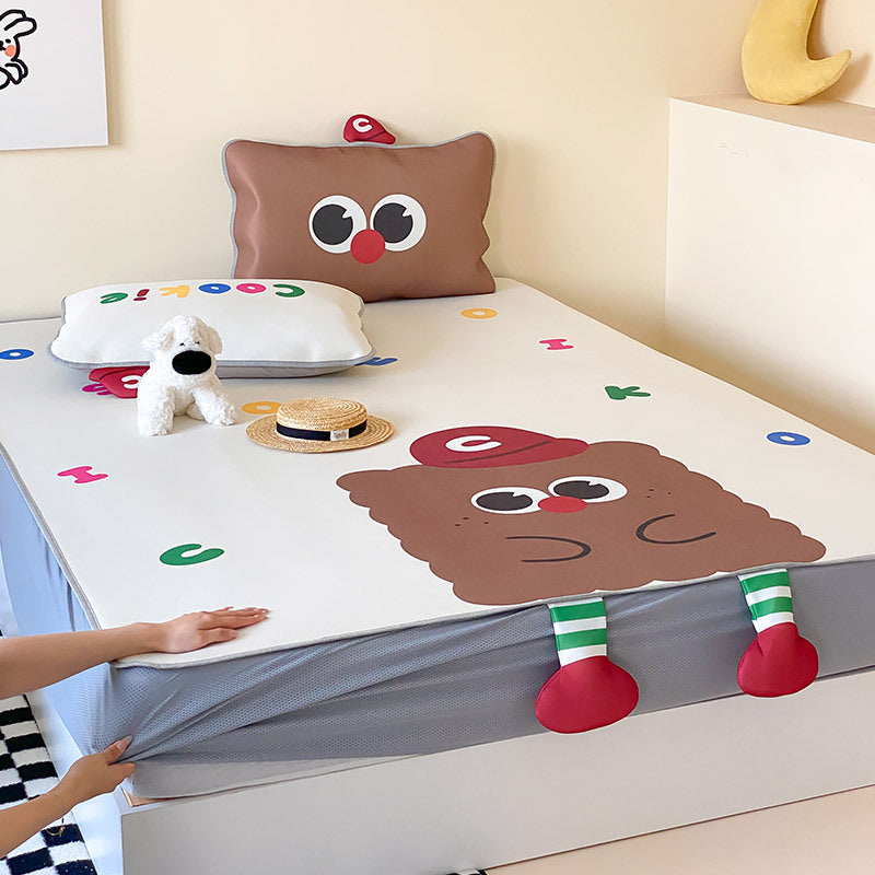 Waterproof children's mattress cover with non-slip fitted sheet & cute cartoon animal designs