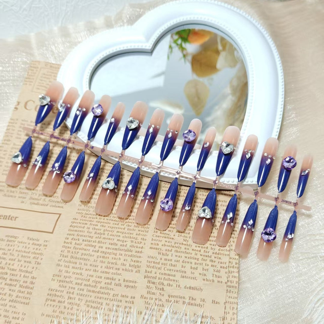 Artificial nails with elegant pendant motif Kalsten