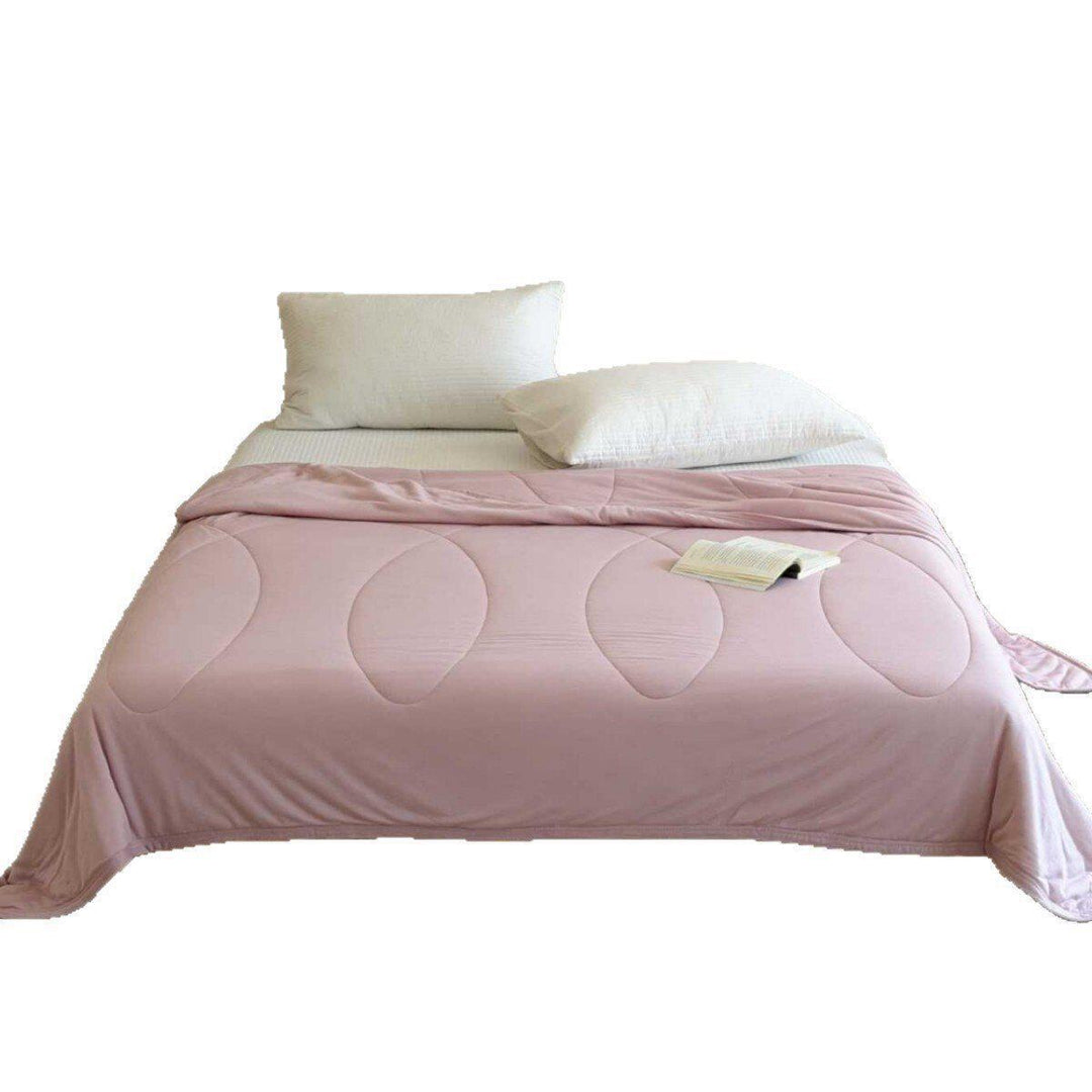 Light quilted summer blanket made of microfibre with breathable climate filling