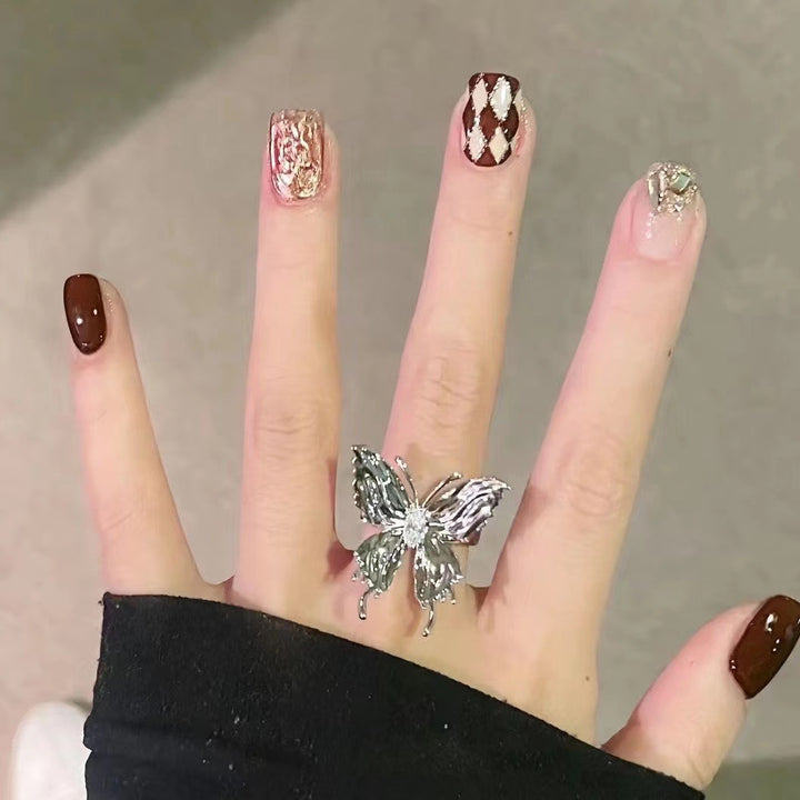Artistic Press-On Nail Design