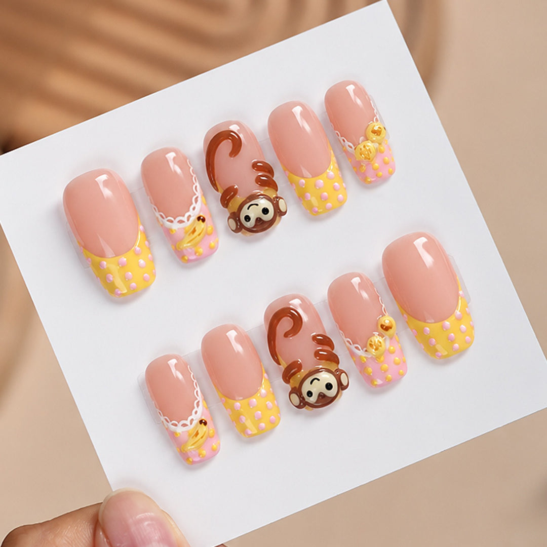 Artificial nail set with playful animal motifs and elegant embellishments Kalsten