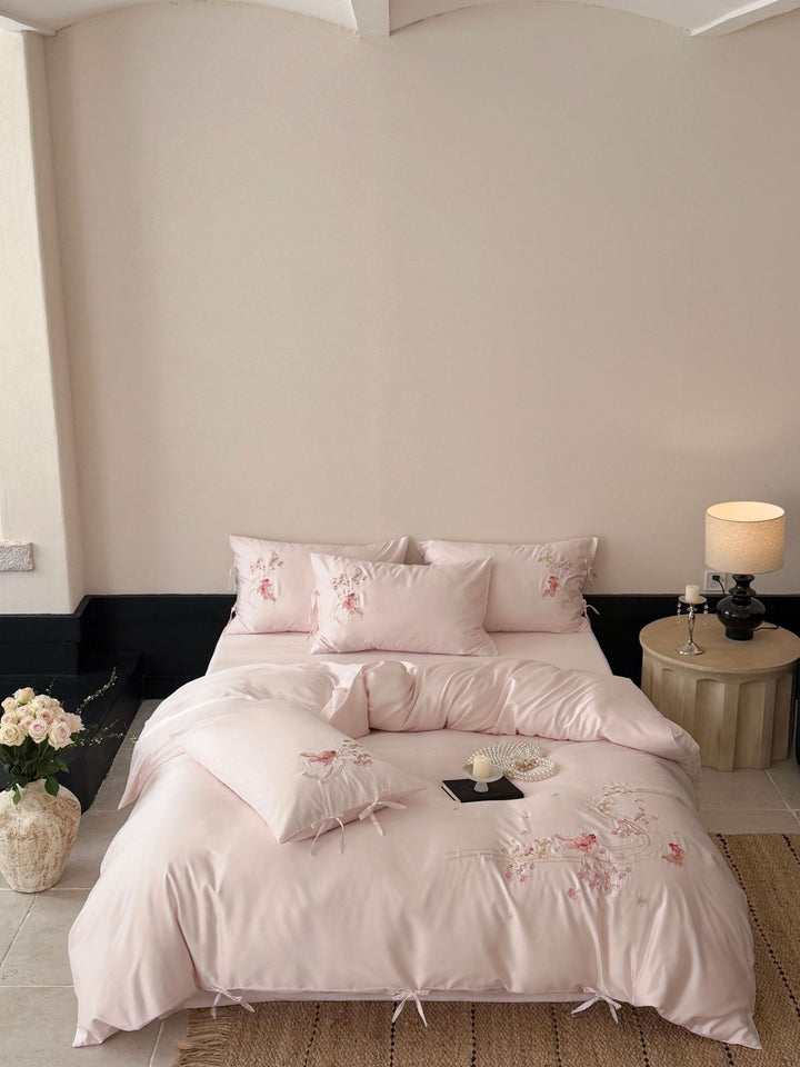 Embroidered satin bedding set with ribbon ties and delicate floral embroidery Kalsten