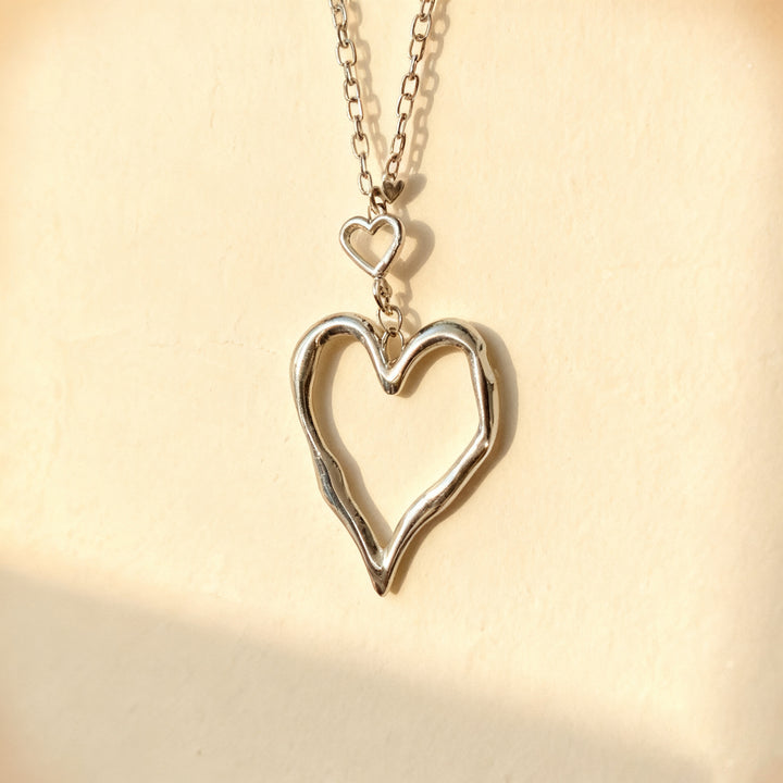 Heart-Shaped Keychain Holder Kalsten