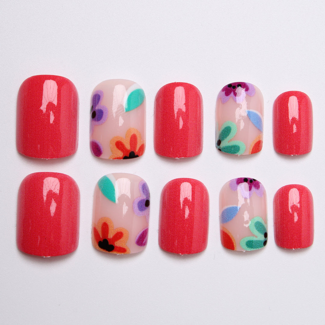 Artistic Nail Tips in Floral Design Kalsten
