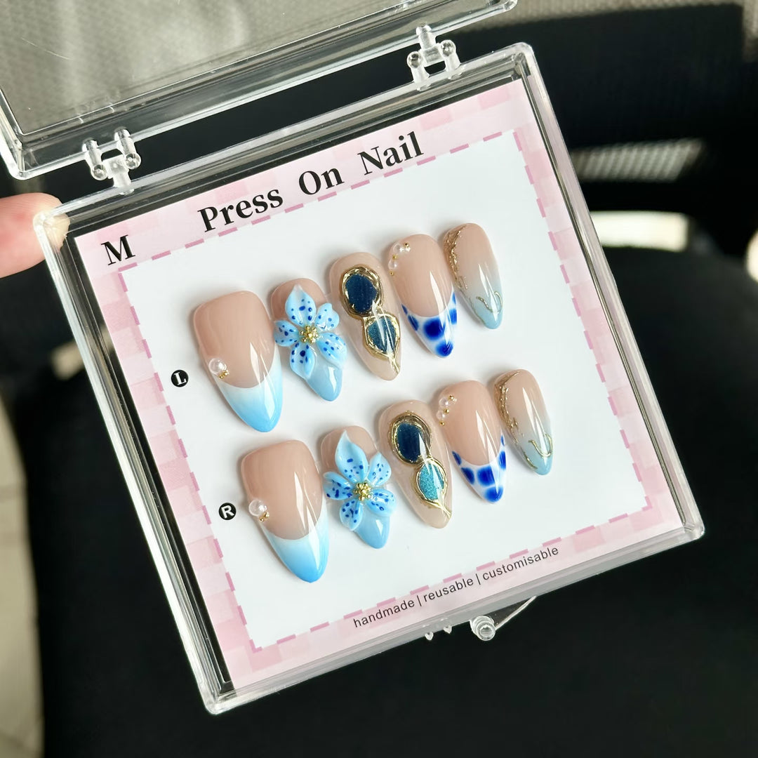 Artistic Press-On Nail Set with Floral and Gradient Design