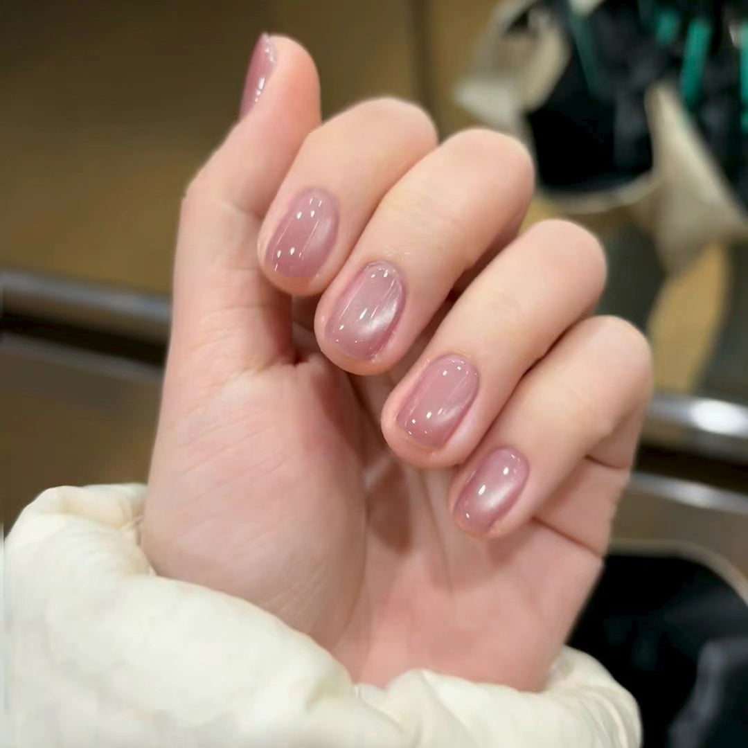Elegant Nail Art with High Gloss Finish Kalsten