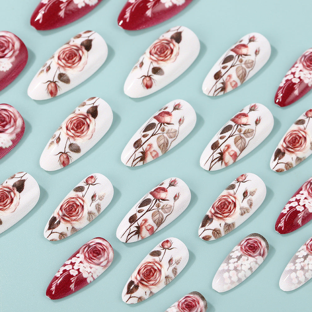 Nail art in elegant rose design Kalsten