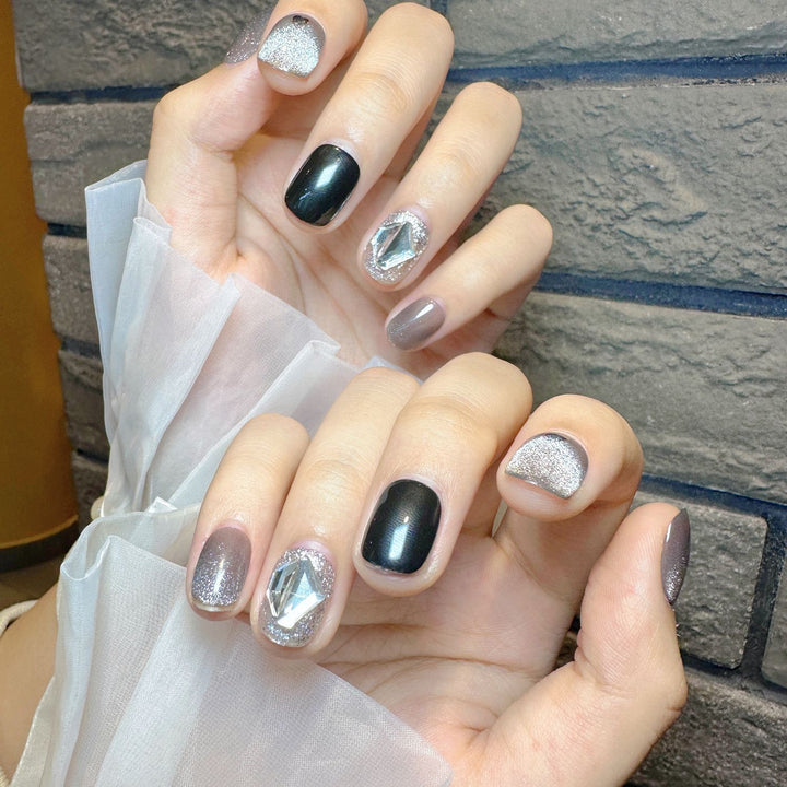 Glamorous Press-On Nail Design Kalsten