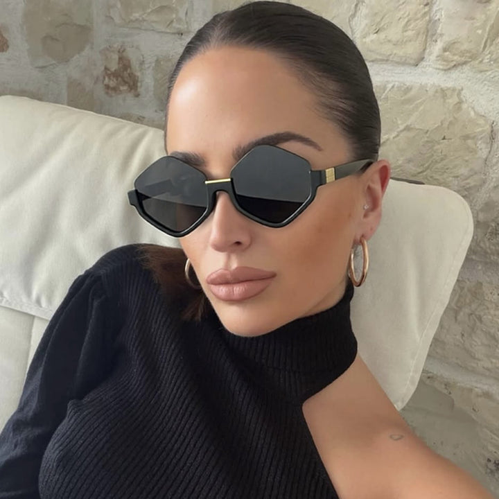 Women's fashionable sunglasses with trendy hexagonal frame and protective lenses Kalsten
