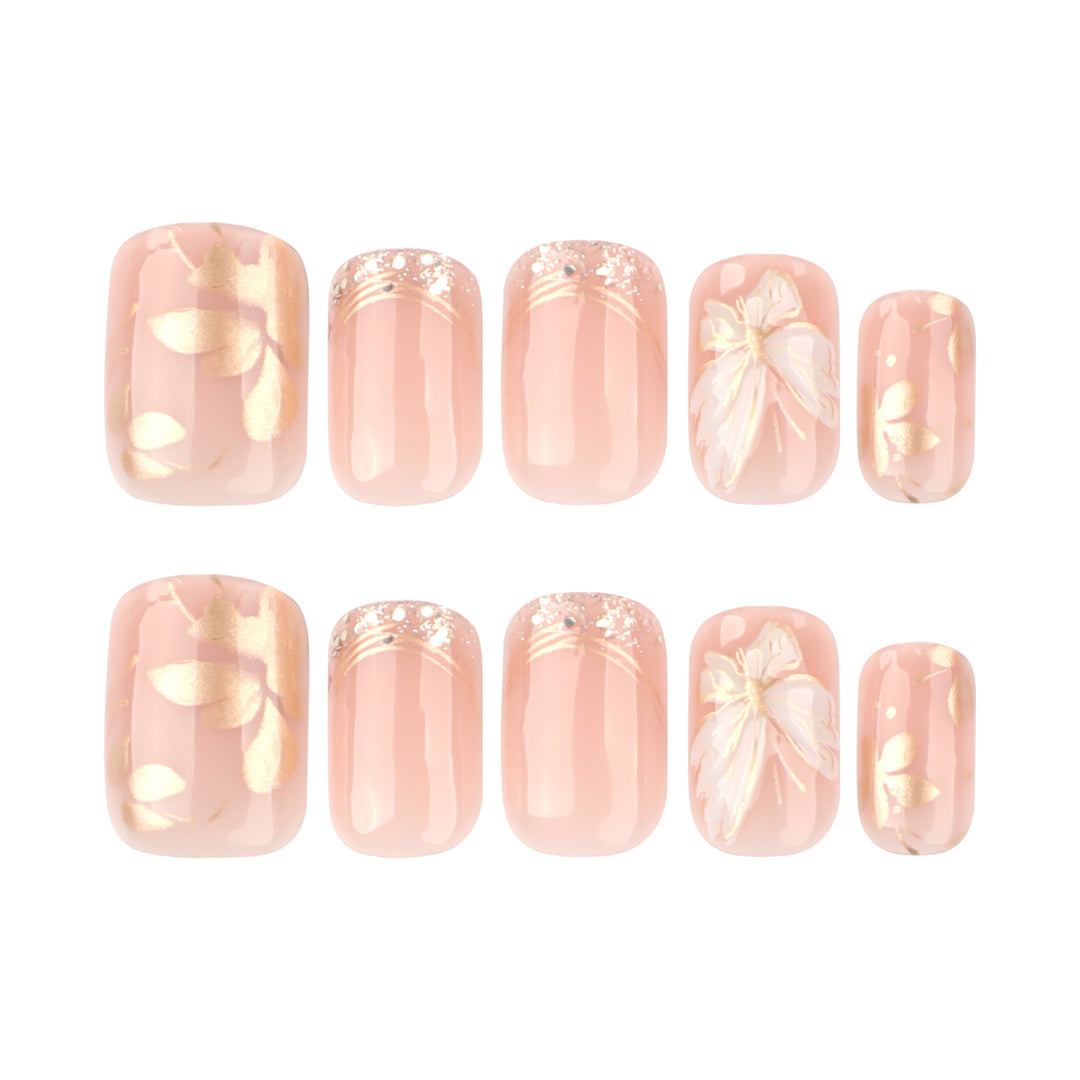Artful nail design with leaf motifs Kalsten