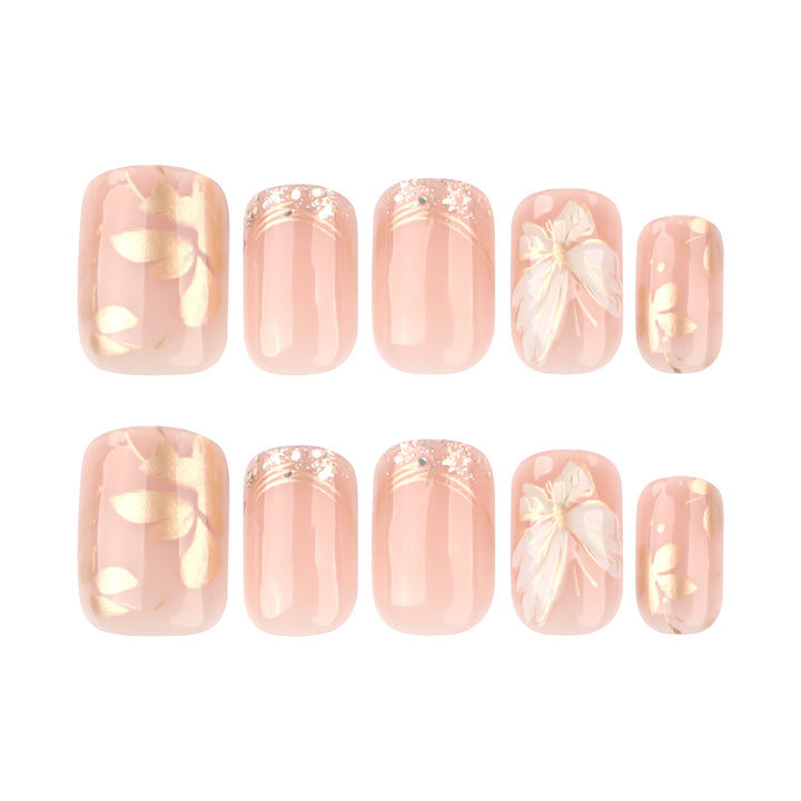 Artful nail design with leaf motifs Kalsten