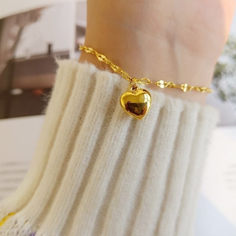 Heart-Shaped Charm Bracelet Kalsten