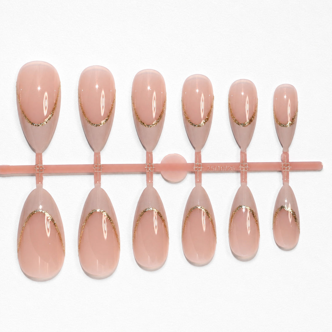 Elegant Artificial Nails with Gold Accents Kalsten