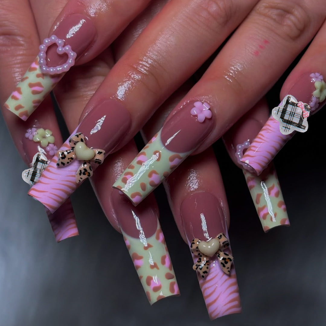 Artificial Nails with Creative Three-Dimensional Applications Kalsten
