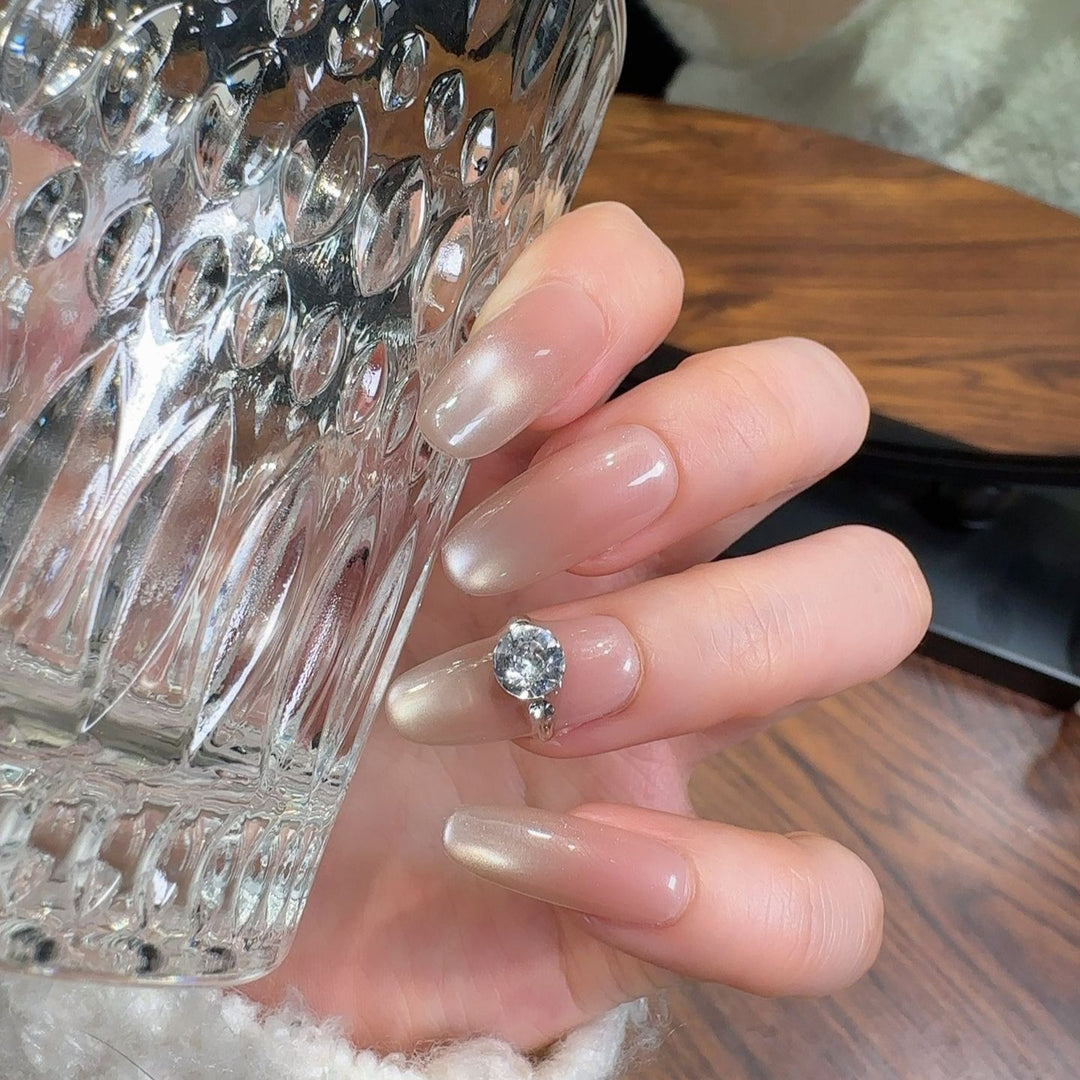 Elegant Nail Art Kalsten