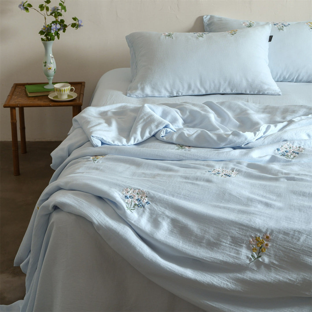 Embroidered linen-cotton bedding set with soft wash quality