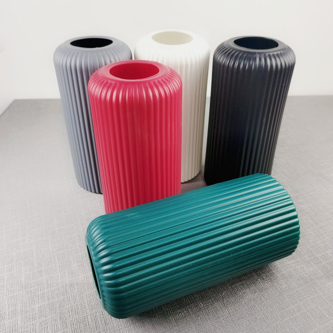 Modern Ribbed Ceramic Vase Kalsten