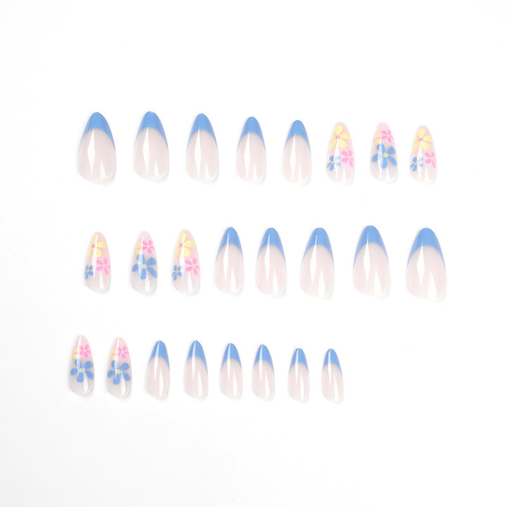 Artificial nail art with floral design and gradient Kalsten