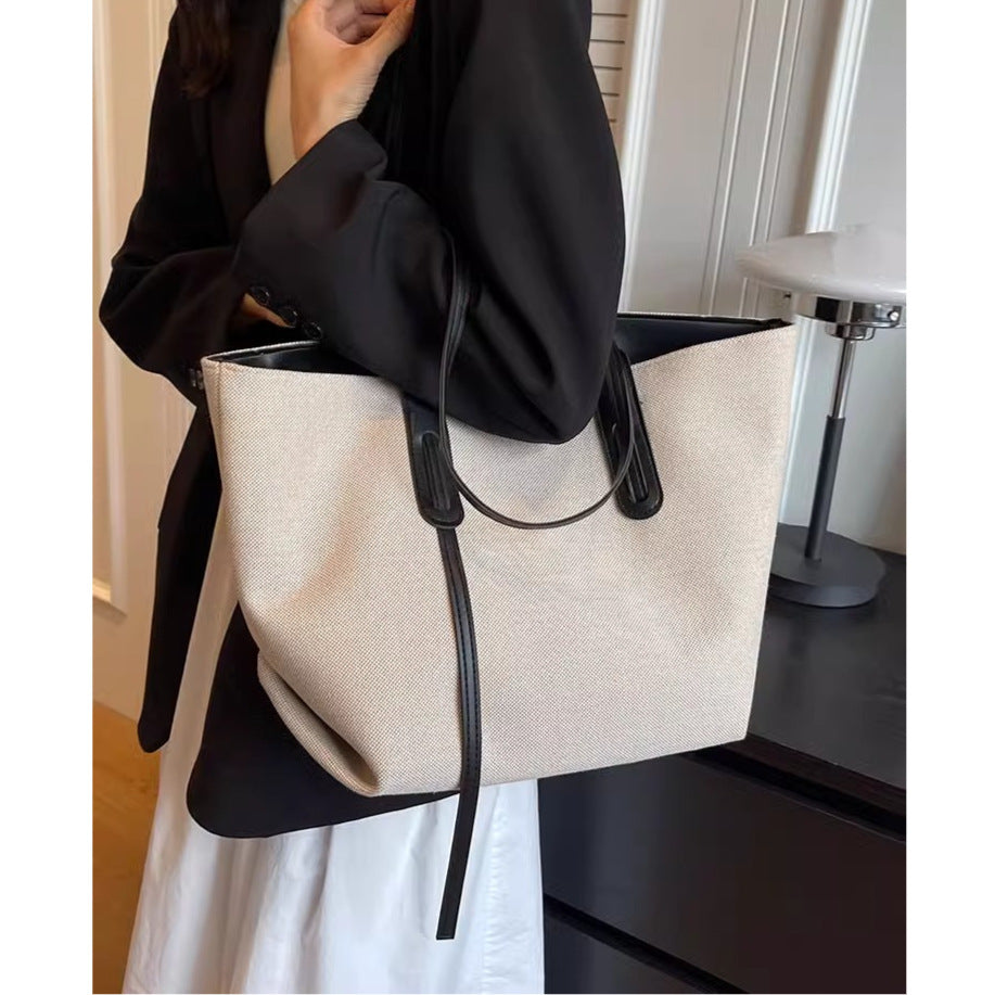 Spacious Utility Tote Kalsten