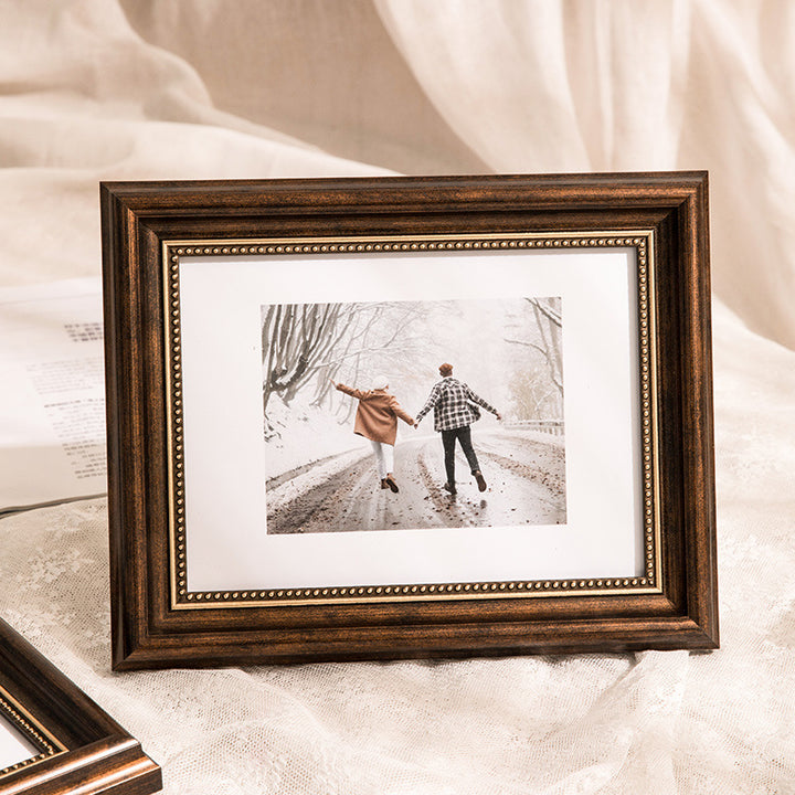 Vintage-Inspired Ornate Photo Frame