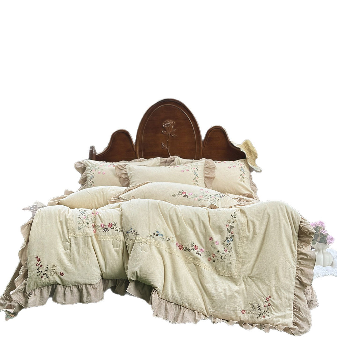 Embroidered linen-look bedding set with frill and romantic floral relief