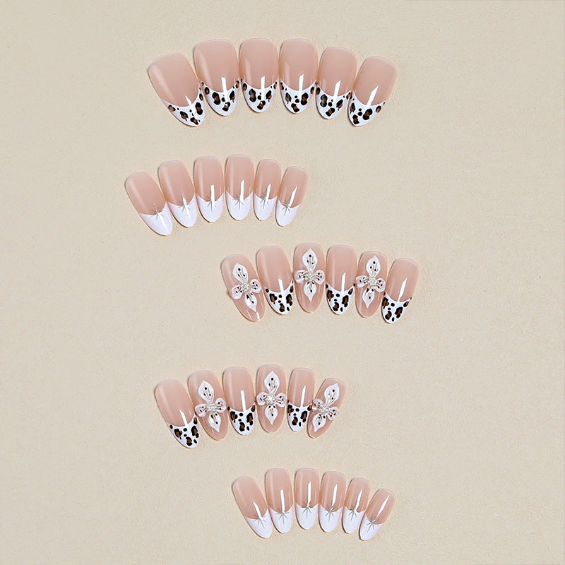 Glamorous artificial nails Kalsten