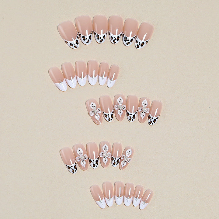 Glamorous artificial nails Kalsten