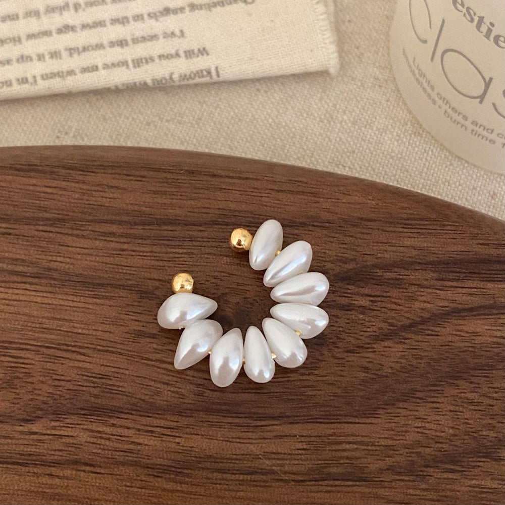 Noble earrings with pearl design Kalsten