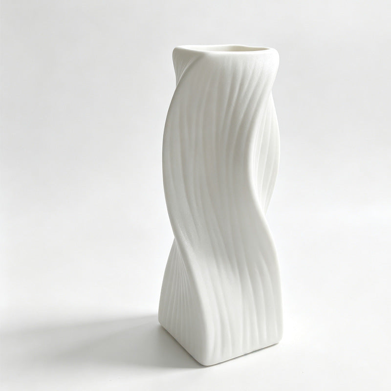 Modern Sculptural Decorative Vase Kalsten