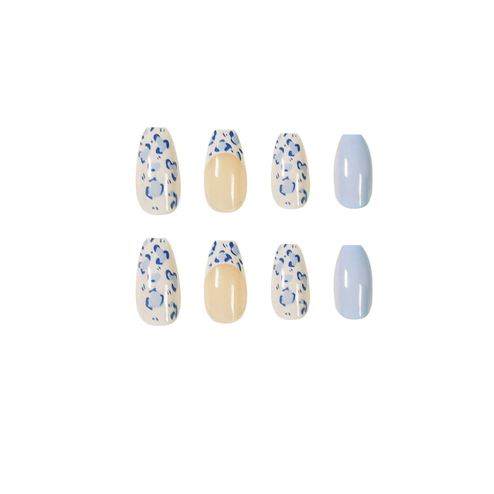 Artful nail art in modern leopard design Kalsten