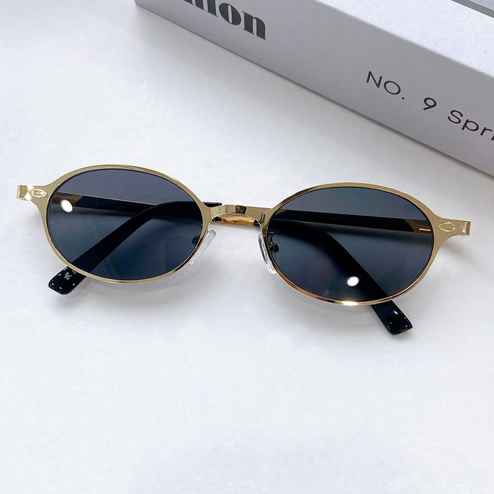 Fashionable Round Sunglasses with Elegant Golden Frame Kalsten