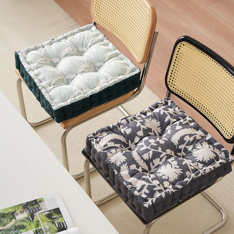 Padded chair cushion with carrying handle and decorative stitching Kalsten