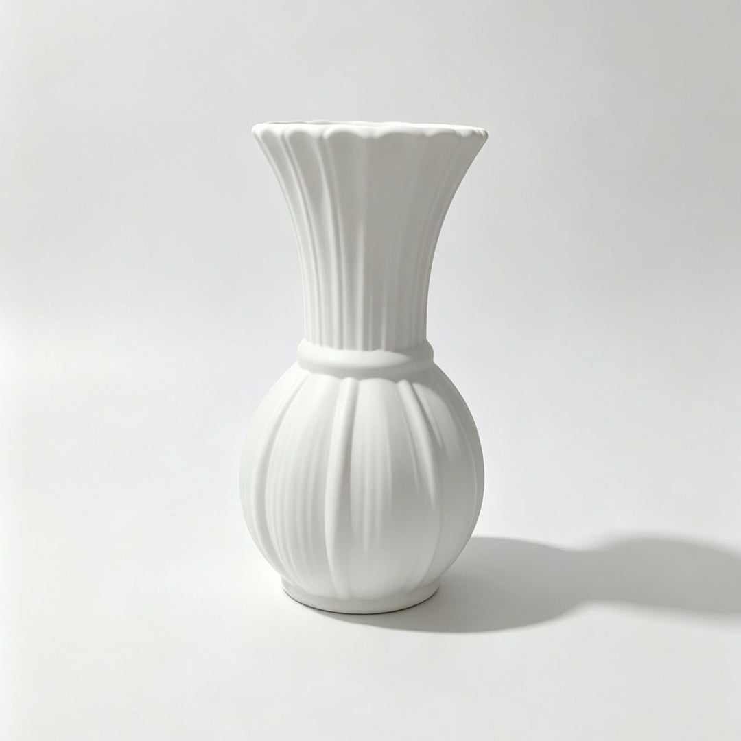 Elegant Ribbed Flower Vase Kalsten