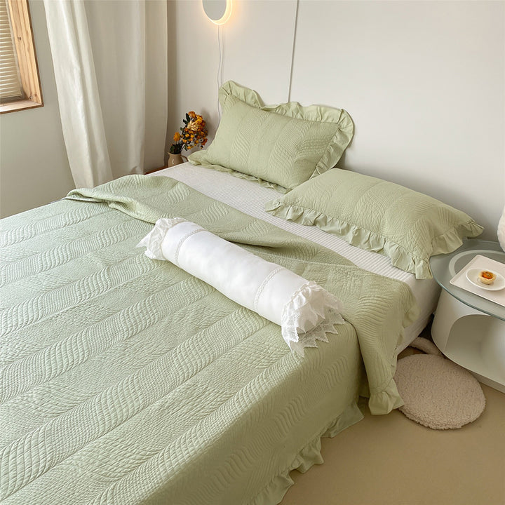 Quilted bedspread set with ruffle and embossed leaf quilting
