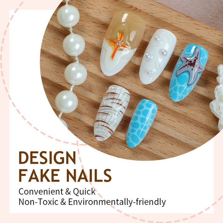 Nail set with maritime design and playful accents Kalsten