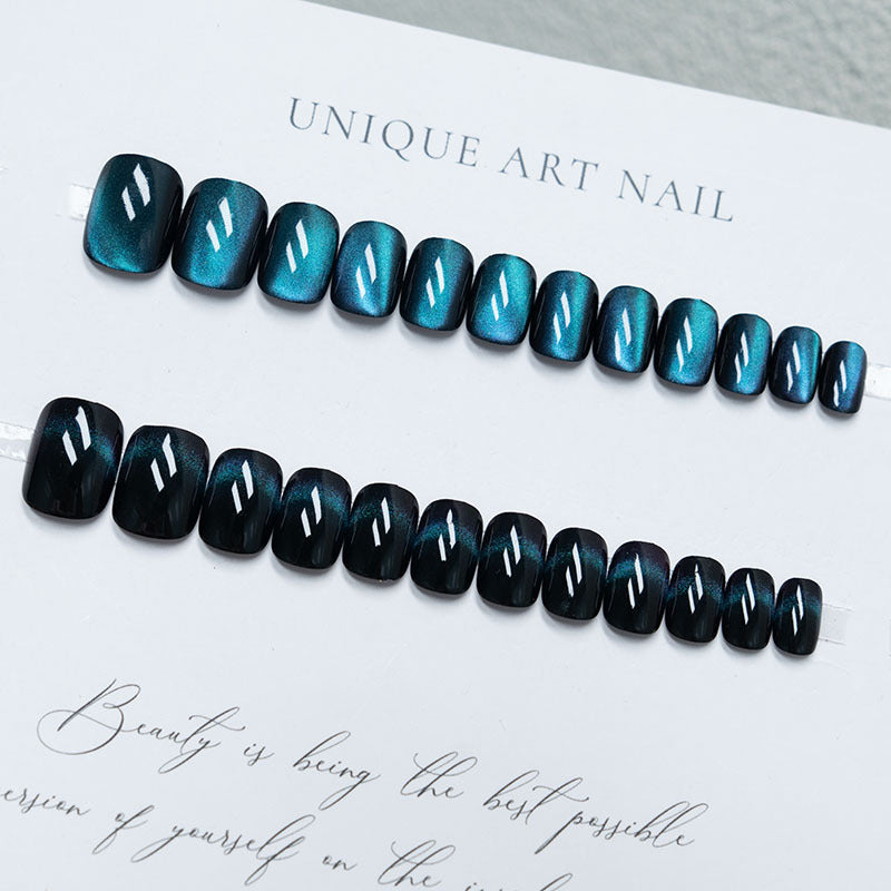 Elegant Press-On Nail Art Set with Gradient Finish