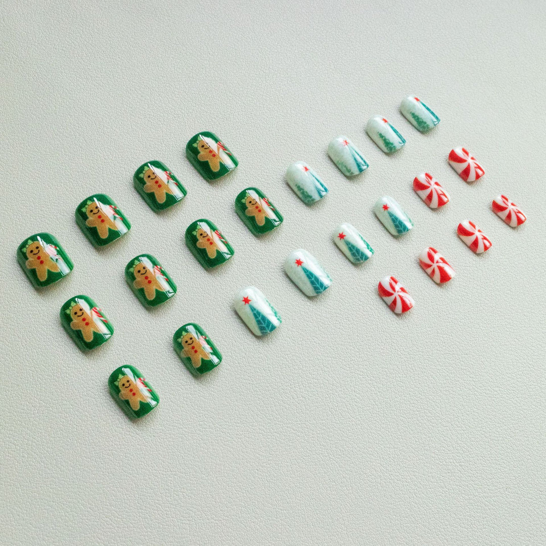 Festive Holiday-Themed Nail Art Set  1790957993