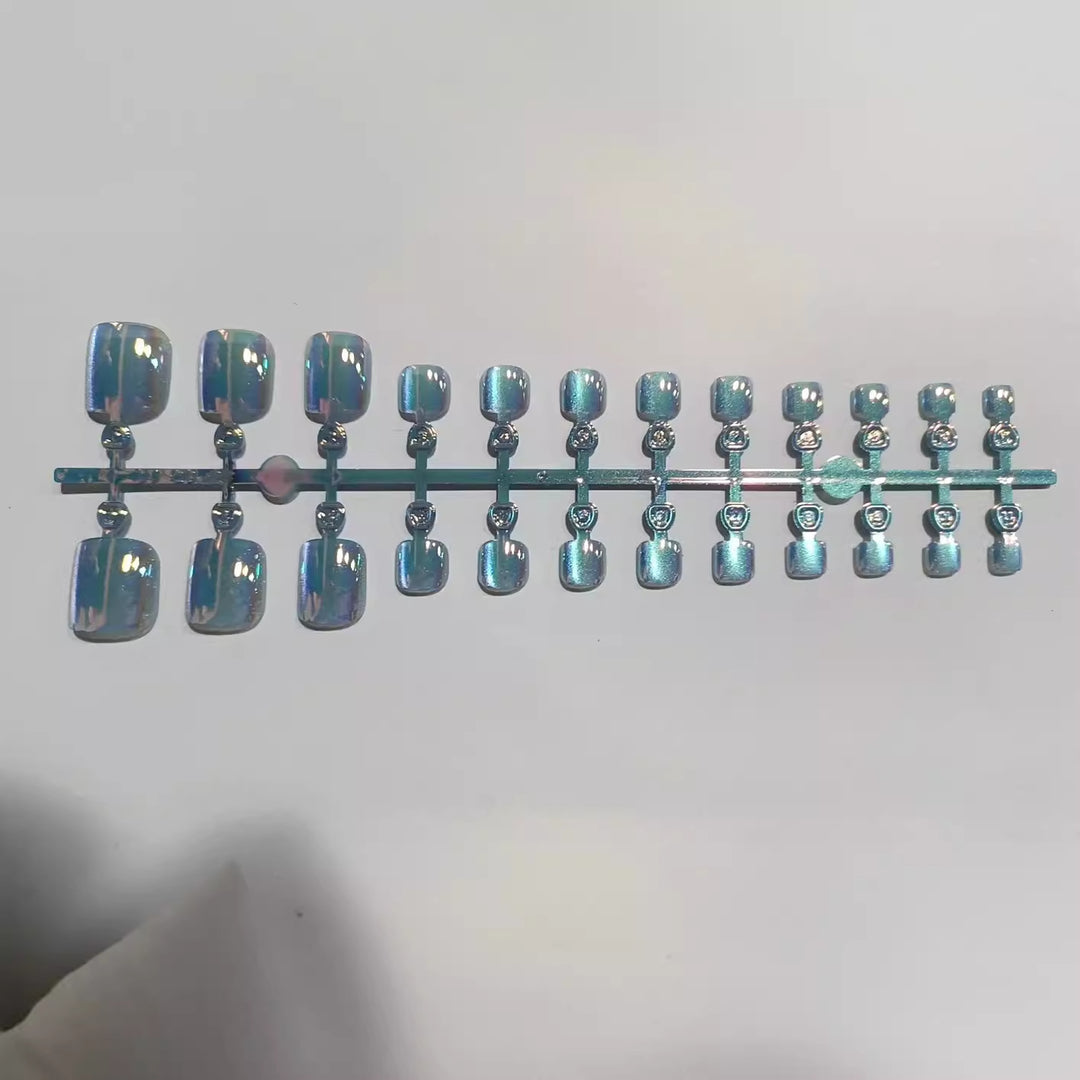 Artistic Press-On Nail Set with Iridescent Finish Kalsten