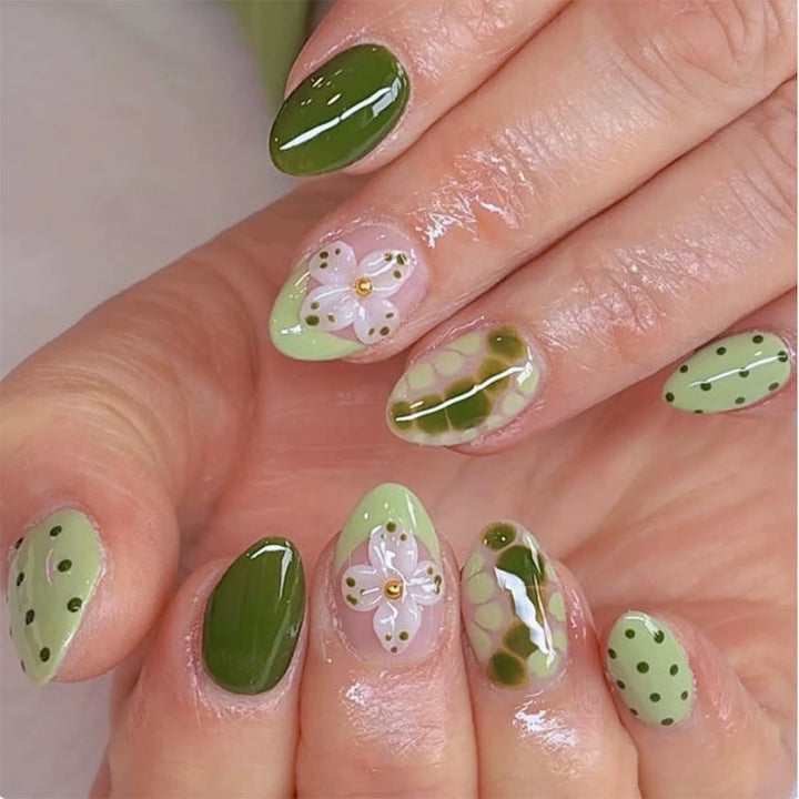 Floral Patterned Press-On Nail Art
