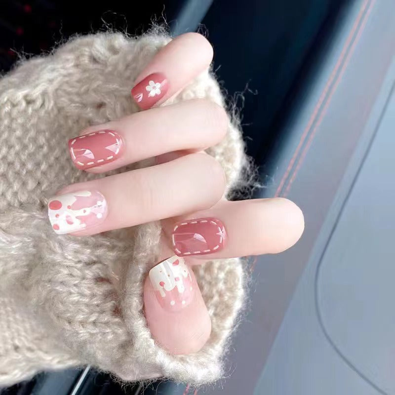 Artistic nail decoration in floral design Kalsten