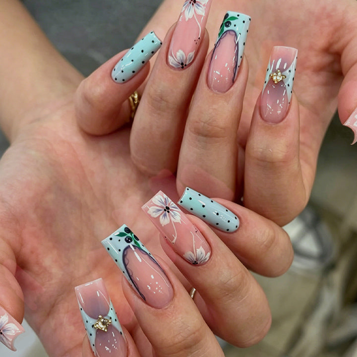 Artificial nail set with floral designs Kalsten