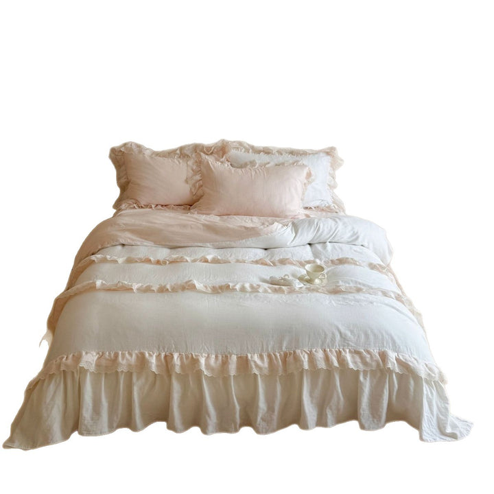 Linen look bed cover set with frill and lace trim