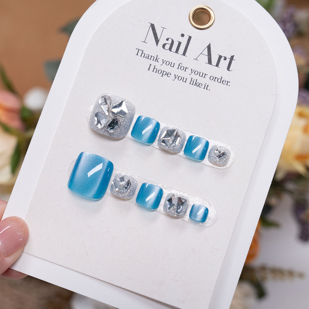 Luxurious Press-On Toenail Art